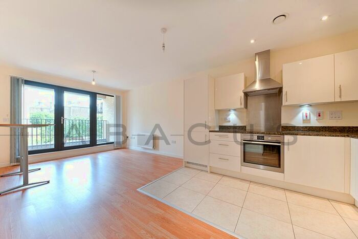 2 Bedroom Flat To Rent In Newmans Close, Willesden, NW10