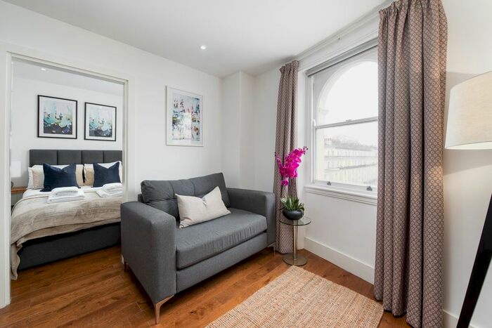 1 Bedroom Flat To Rent In Leinster Square (), London, W2