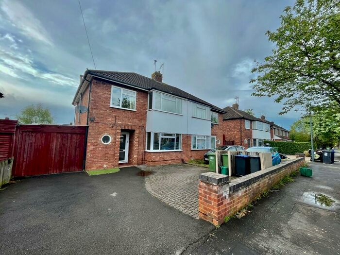 3 Bedroom Semi-Detached House To Rent In Helmsdale Road, Lillington, CV32