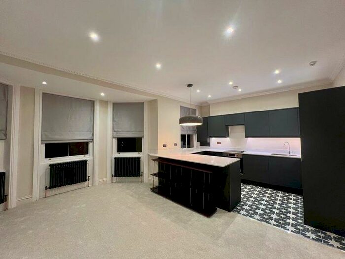 3 Bedroom Maisonette To Rent In St. Aubyns, Hove, BN3