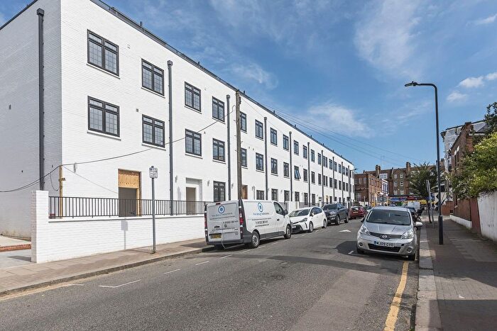 1 Bedroom Flat To Rent In Oaklands Road, London, NW2