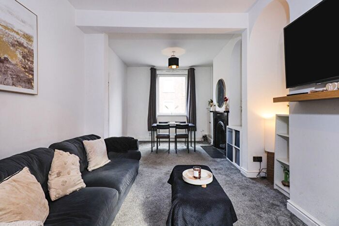 2 Bedroom Terraced House For Sale In Ecclesfield Road, Sheffield, S9