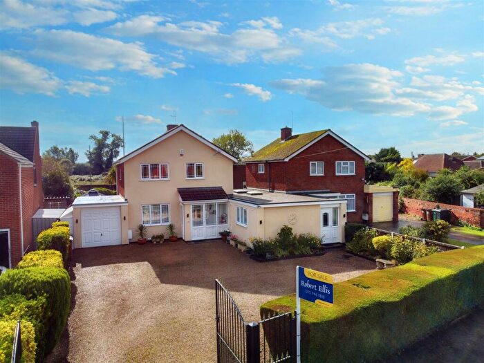 4 Bedroom Detached House For Sale In London Road, Shardlow, DE72