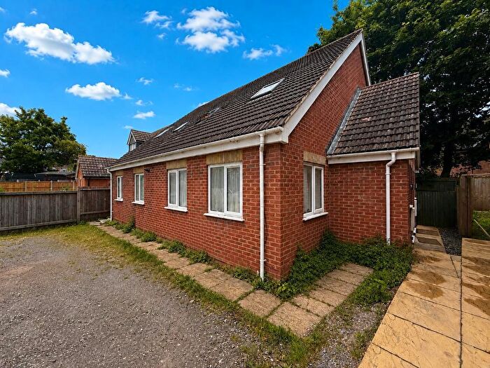 1 Bedroom Semi-Detached House For Sale In Chester Mews, Challney, Luton, Bedfordshire, LU4