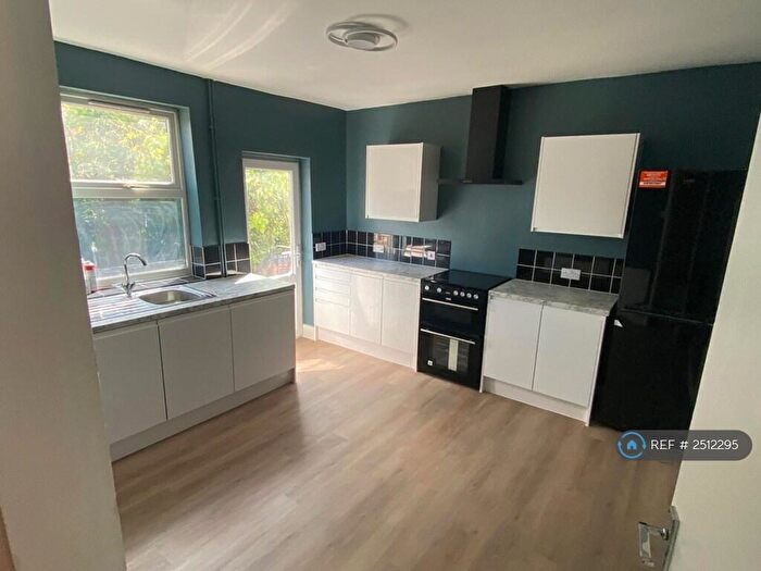 2 Bedroom Flat To Rent In Mason Street, Reading, RG1