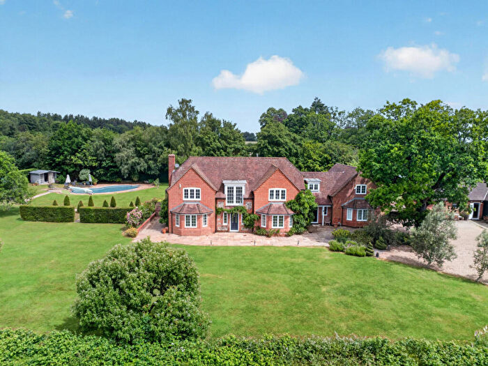 7 Bedroom Country House To Rent In Southend, Henley-on-thames, RG9