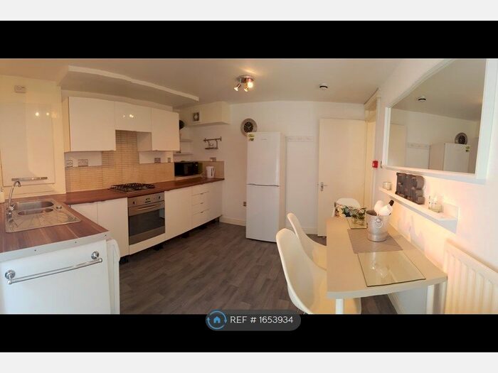 2 Bedroom Flat To Rent In Mulberry House, Manchester, M20