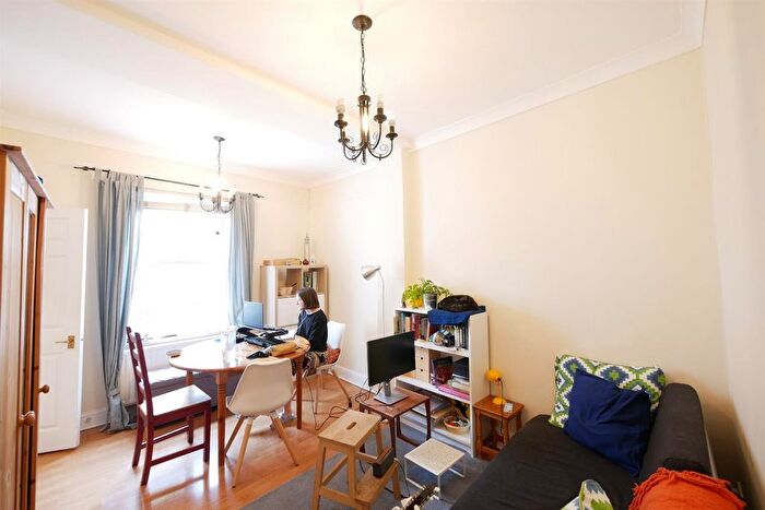 1 Bedroom Flat To Rent In Rectory Road, Stoke Newington, N16