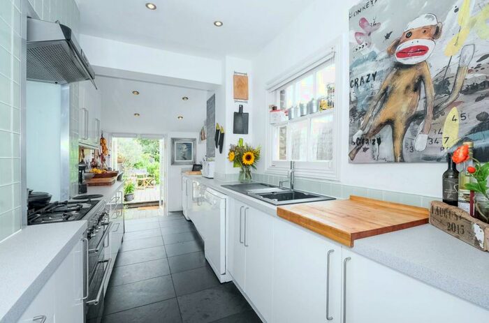 2 Bedroom Terraced House To Rent In Bexley Street, Windsor, SL4