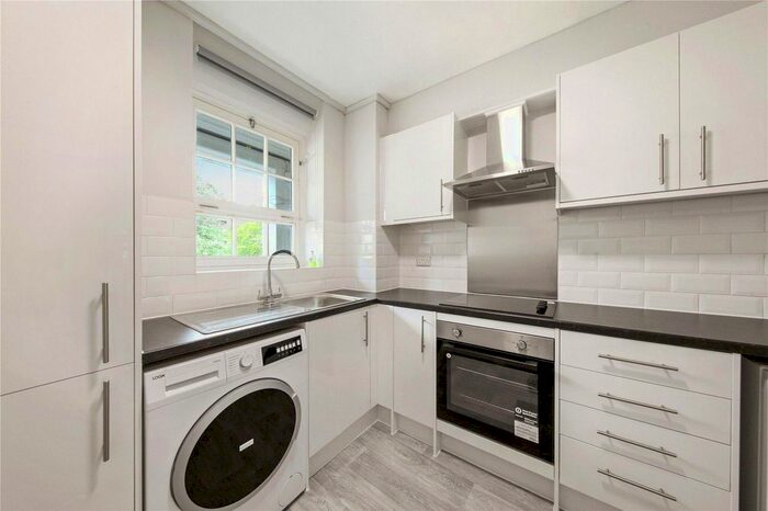 3 Bedroom Flat To Rent In Chalton Street, London, NW1
