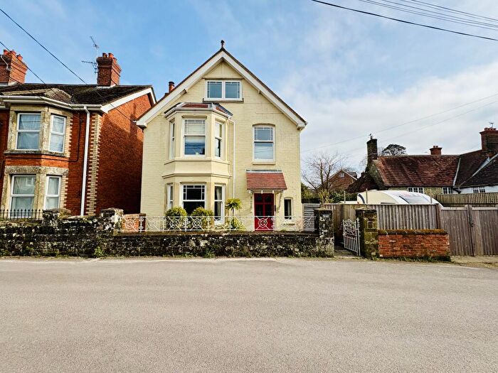 4 Bedroom Detached House To Rent In Victoria Street, Shaftesbury, SP7