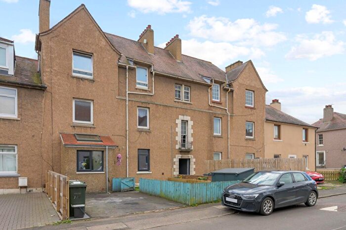 2 Bedroom Flat For Sale In / Parkhead Loan, Edinburgh, EH11
