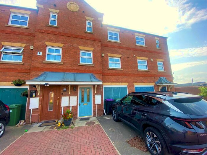 3 Bedroom Town House To Rent In Friars Gate, Boston, PE21