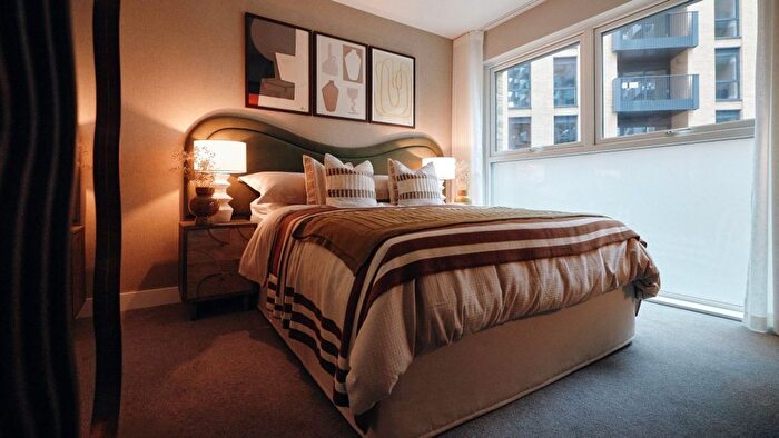 1 Bedroom Flat For Sale In Capital Interchange Way, Brentford, TW8