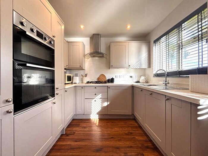 4 Bedroom End Of Terrace House For Sale In Balmoral Close, Stevenage, SG2