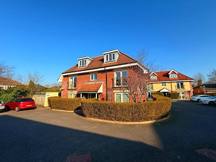 2 Bedroom Flat To Rent In Princess Road, Branksome, Poole, BH12