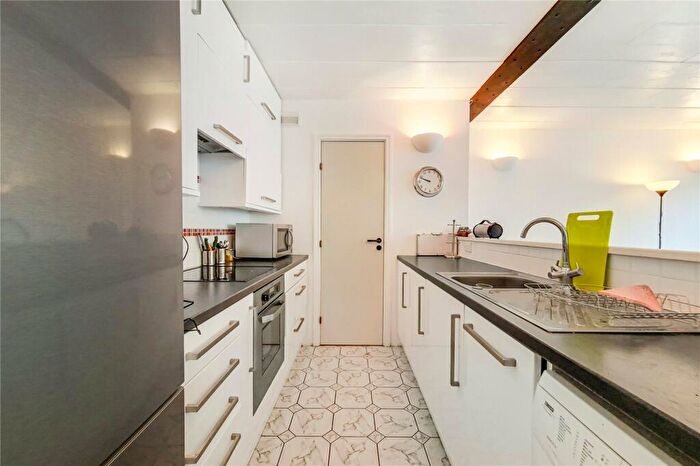 2 Bedroom Flat To Rent In Beacon House, Burrells Wharf Square, E14