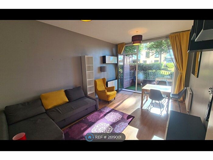 2 Bedroom Flat To Rent In Aqua Apartments, London, N4
