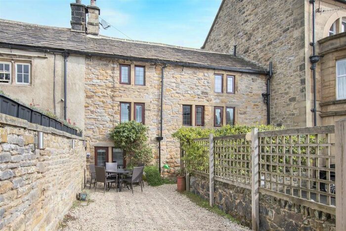 4 Bedroom House For Sale In Bridge Cottage, Townhead, Eyam, Hope Valley, S32
