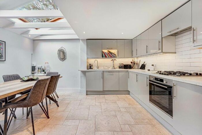 3 Bedroom Property To Rent In Prothero Road, London, SW6