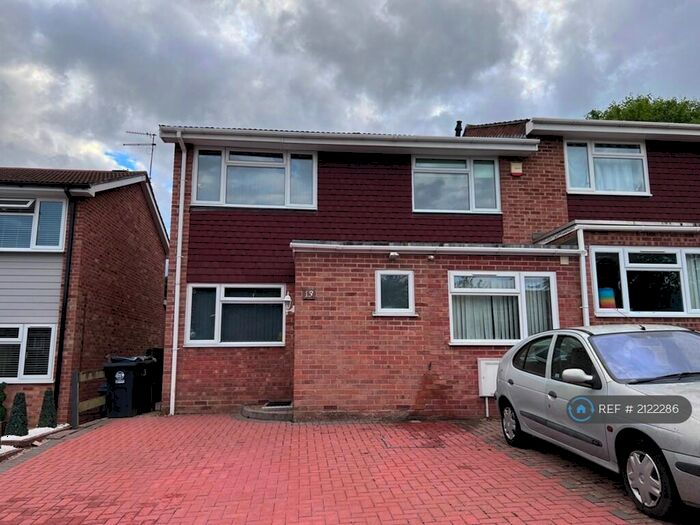 4 Bedroom Semi-Detached House To Rent In Trapstyle Road, Ware, SG12