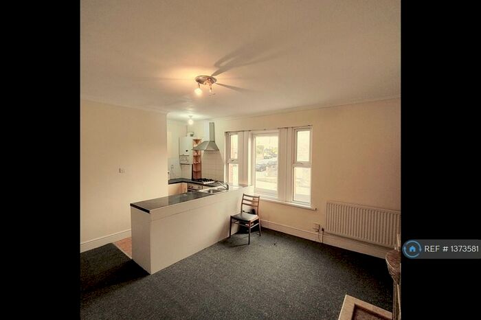 1 Bedroom Flat To Rent In Bramshot Ave, London, SE7