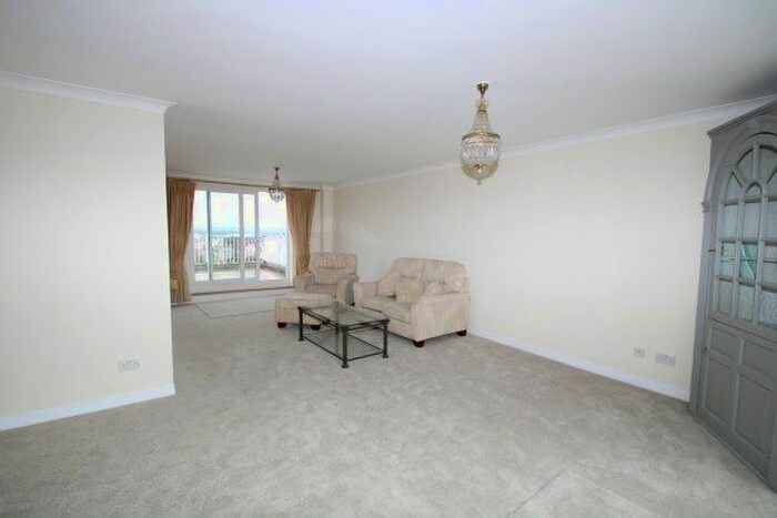 4 Bedroom Flat To Rent In Draxmont, London, SW19