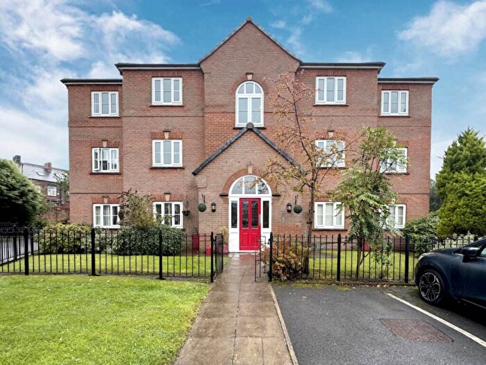 2 Bedroom Flat To Rent In Rosebay Close, Royton, OL2
