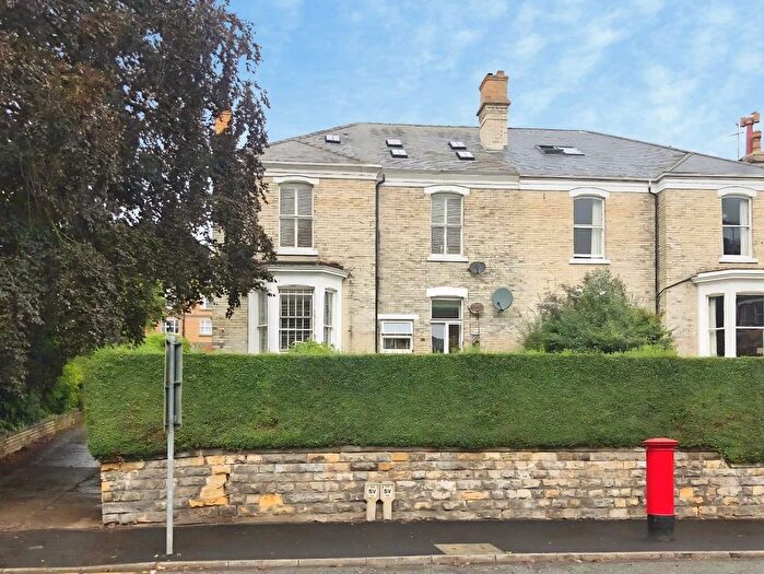 3 Bedroom Flat For Sale In Valley Road, Scarborough, YO11