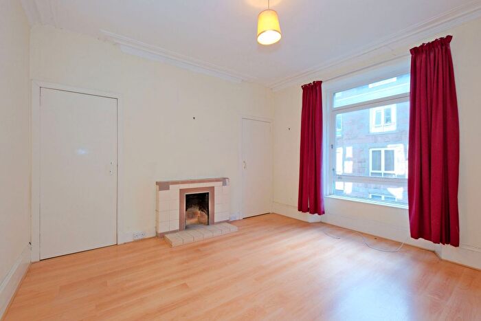 1 Bedroom Flat For Sale In D Raeburn Place, Rosemount, Aberdeen, AB25