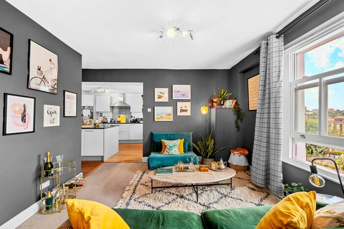 2 Bedroom Flat To Rent In Wimbledon Park Road, London, SW18