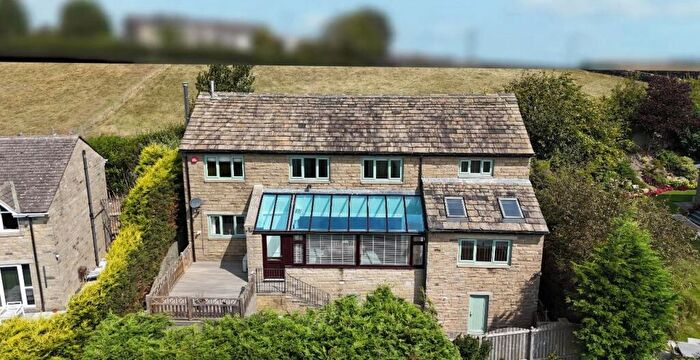 4 Bedroom Detached House For Sale In Moor Top Road, Kirkheaton, Huddersfield, HD5