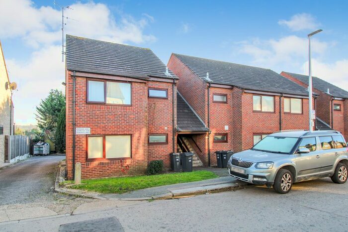 1 Bedroom Flat To Rent In West Grove, Woodford Green, IG8