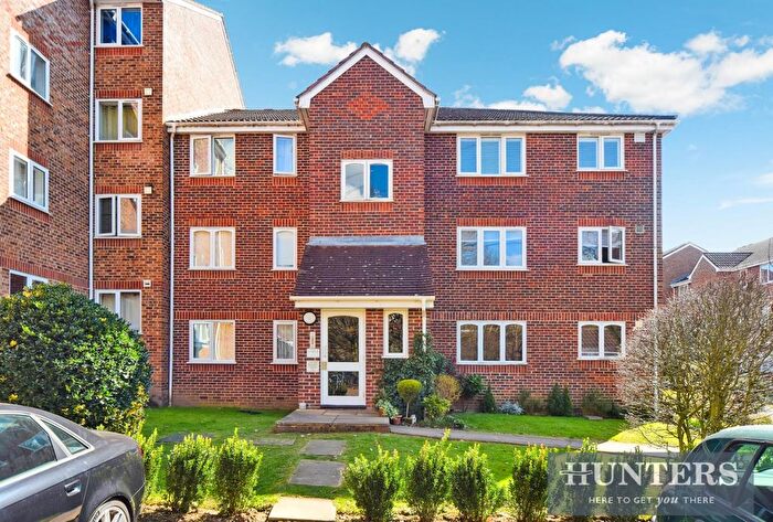 1 Bedroom Flat To Rent In Percy Gardens, Old Malden, Worcester Park, KT4