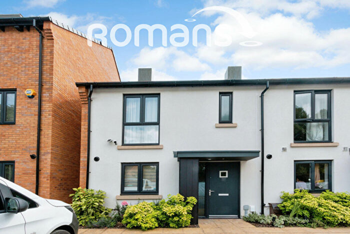 3 Bedroom End Of Terrace House To Rent In Dormie Close, RG24