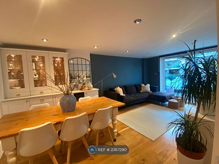 2 Bedroom Flat To Rent In Compass House, London, SW18