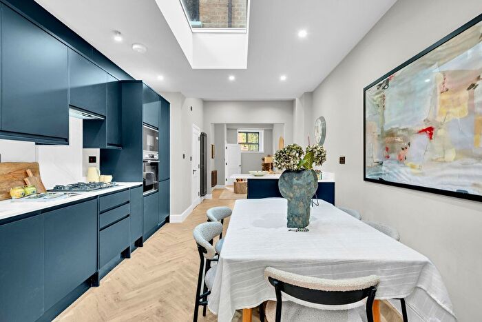 3 Bedroom Terraced House For Sale In Evelyn Street, London, SE8