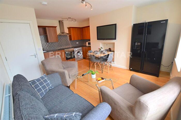 3 Bedroom Apartment To Rent In (£pppw)Portland Terrace, Jesmond, NE2