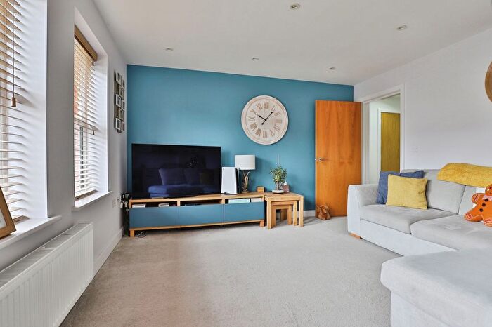 2 Bedroom Flat For Sale In Bournemouth Road, Poole, Dorset, BH14