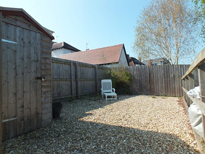 2 Bedroom Flat To Rent In Chudleigh Road, Exeter, EX2