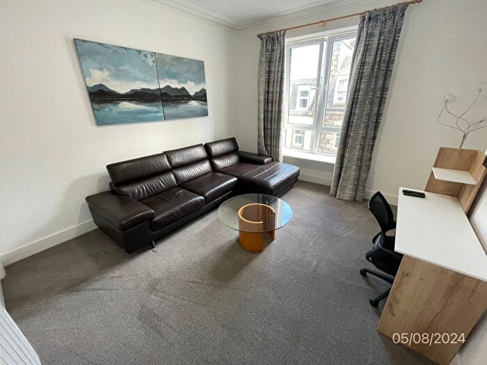 1 Bedroom Flat To Rent In Chapel Street, Second Floor Right, Aberdeen, AB10