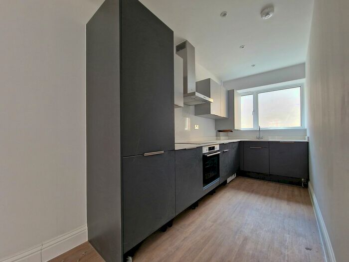 2 Bedroom Flat To Rent In St. Onge Parade, Southbury Road, Enfield, EN1