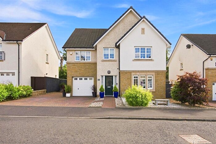 5 Bedroom Detached House For Sale In Ninian Crescent, Woodilee Village, G66