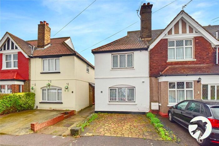 3 Bedroom End Of Terrace House To Rent In West View Road, Swanley, Kent, BR8