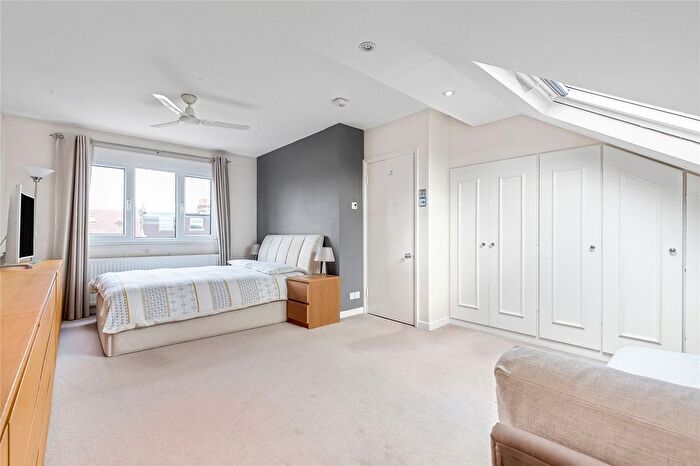 5 Bedroom Terraced House For Sale In Pendle Road, Furzedown, SW16