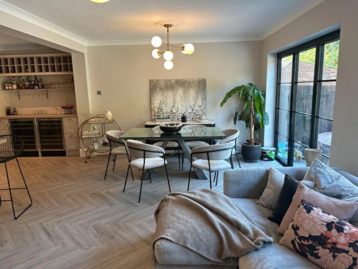 4 Bedroom Semi-Detached House For Sale In Southborough Lane, Bromley, BR2