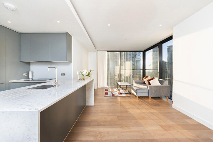 2 Bedroom Flat To Rent In Hampton Tower, Marsh Wall, E14