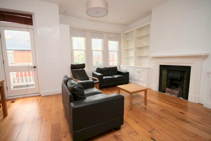 2 Bedroom Flat To Rent In Rathcoole Gardens, Crouch Hill, N8