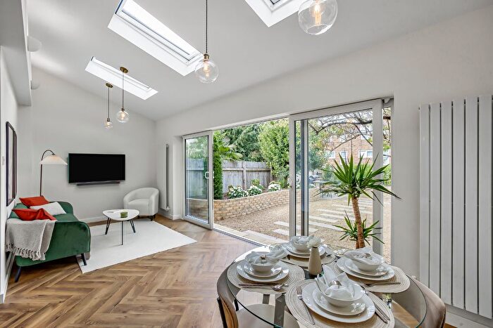 3 Bedroom Detached House For Sale In Saxby Road, Brixton, London, SW2