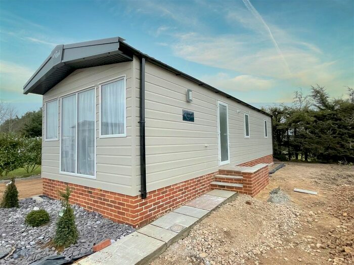 2 Bedroom Chalet For Sale In Ipswich Road, Newbourne, Woodbridge, IP12